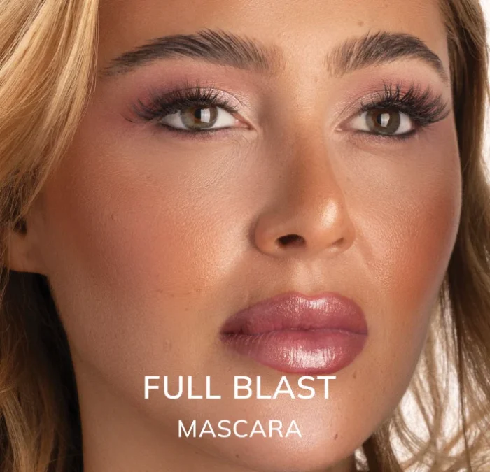 Full Blast Mascara 10 ml - Farmasi - Image 4